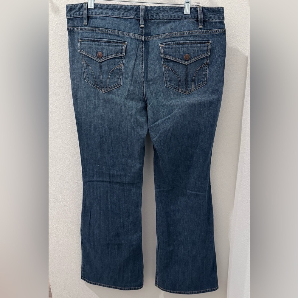 LOFT Modern Flare Mid-Rise Jeans in Medium Wash Size 14 Tall - Picture 5 of 9